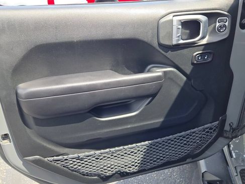 Used 2019 Jeep Wrangler Sport AWD/4WD image 23