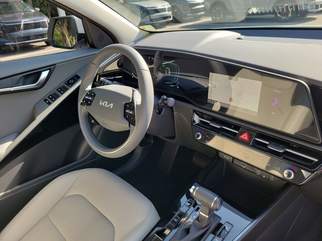 New 2026 Kia Niro EX w/ EX Premium Package FWD image 8