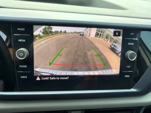 Certified 2022 Volkswagen Taos SE AWD/4WD image 20