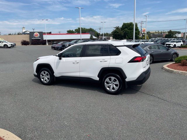 Used 2023 Toyota RAV4 LE AWD/4WD image 4
