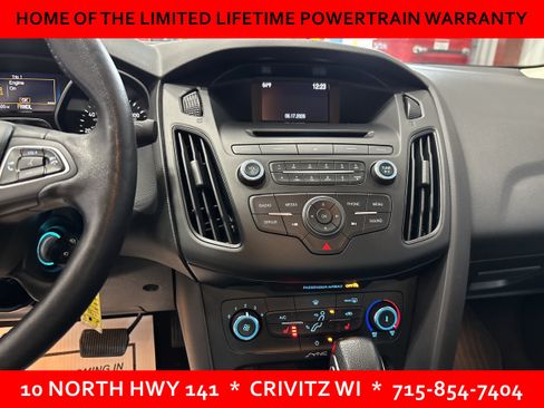 Used 2017 Ford Focus SE w/ Cold Weather Package FWD image 11