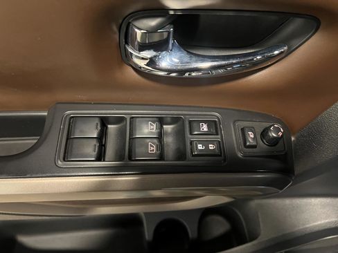 Used 2021 Nissan Titan Platinum Reserve w/ Moonroof Package image 24