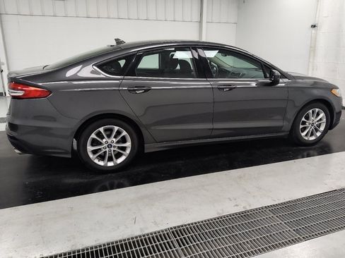 Used 2019 Ford Fusion SE FWD image 10