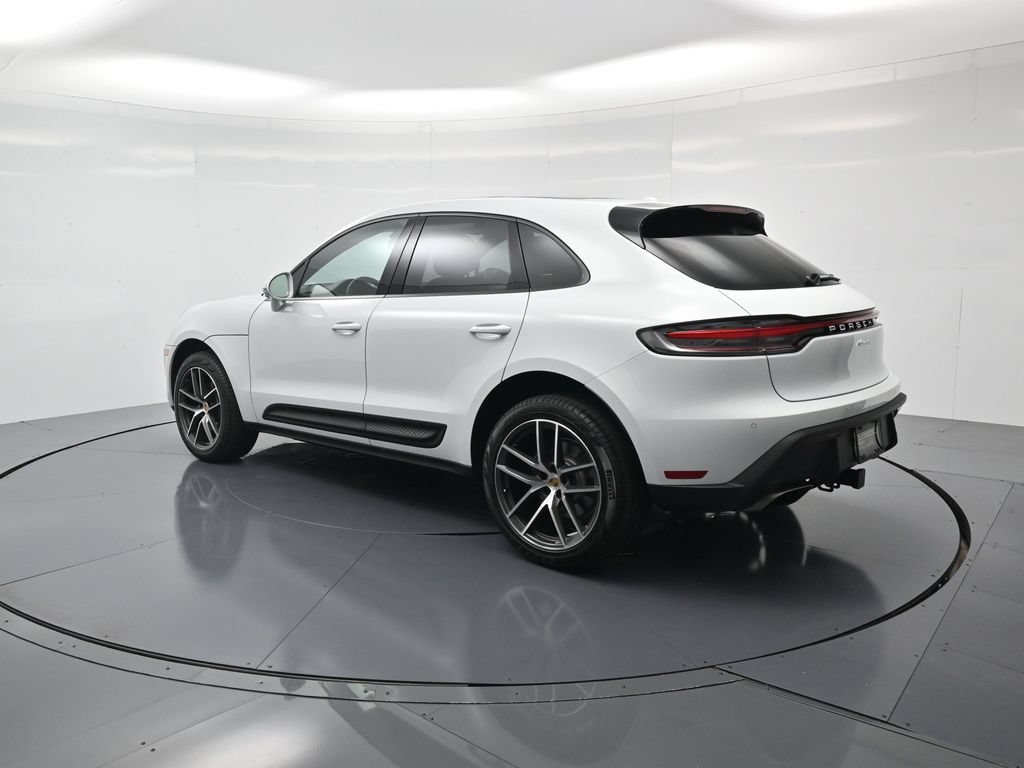Used 2026 Porsche Macan AWD/4WD image 3