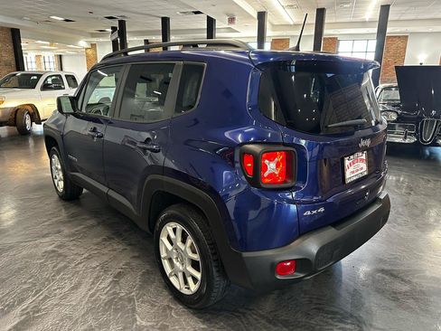 Used 2019 Jeep Renegade Latitude w/ Cold Weather Group AWD/4WD image 7