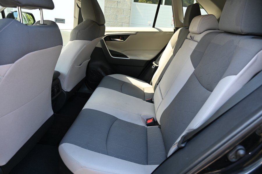 Used 2019 Toyota RAV4 XLE AWD/4WD image 18