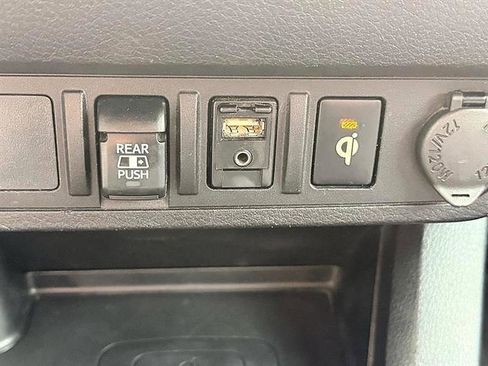 Used 2019 Toyota Tacoma TRD Off-Road AWD/4WD image 40