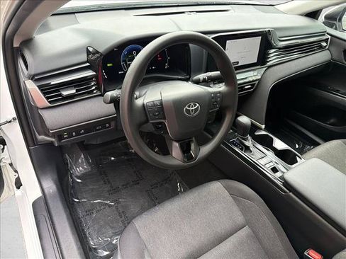 Used 2025 Toyota Camry LE w/ Convenience Package FWD image 13
