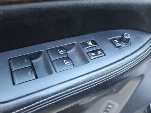 Used 2013 Nissan Armada Platinum AWD/4WD image 24