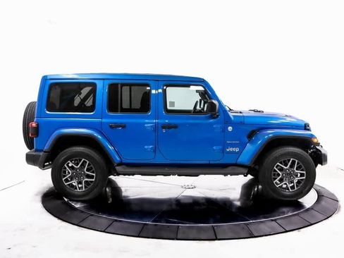 Used 2024 Jeep Wrangler Sahara image 8