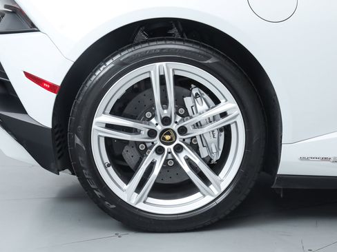 Used 2023 Lamborghini Huracan EVO image 36