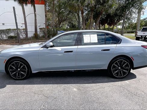Used 2023 BMW 760i xDrive AWD/4WD image 29
