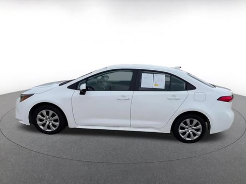 Used 2025 Toyota Corolla LE FWD image 9