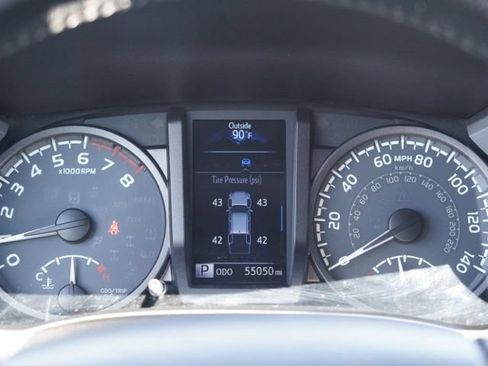 Used 2019 Toyota Tacoma TRD Off-Road w/ Technology Package AWD/4WD image 26