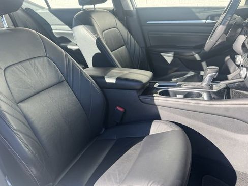 Used 2023 Nissan Altima 2.5 SR w/ SR Premium Package image 17