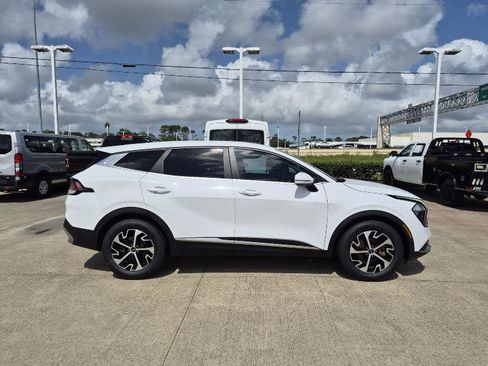 Used 2023 Kia Sportage EX FWD image 16