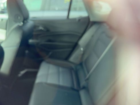 Used 2025 Chevrolet Trax LT w/ LT Convenience Package image 8