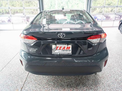 Used 2025 Toyota Corolla LE FWD image 3