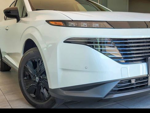Used 2025 Nissan Murano SV AWD/4WD image 4
