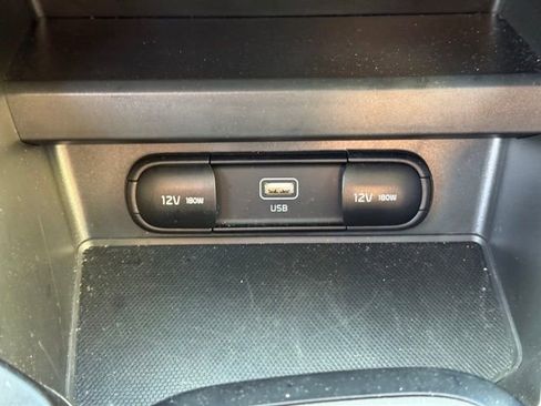 Certified 2025 Kia Soul LX w/ LX Technology Package image 17