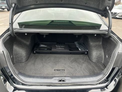 Used 2024 Nissan Altima 2.5 SV w/ SV Premium Package FWD image 21