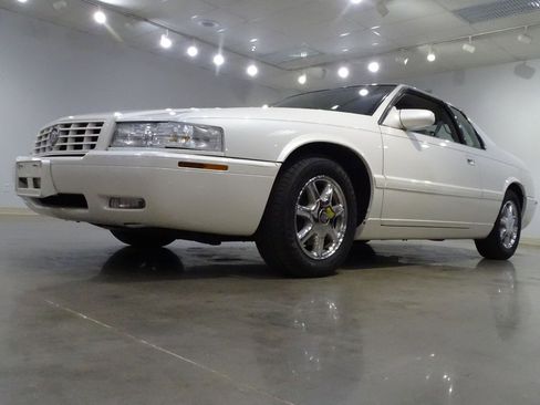 Used 1999 Cadillac Eldorado Touring FWD image 3