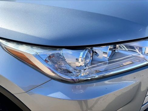 Used 2017 Toyota Highlander Plus image 26