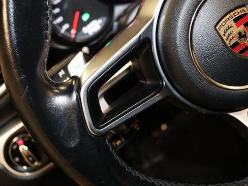 Used 2018 Porsche 718 Boxster RWD image 42