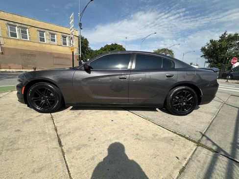 Used 2019 Dodge Charger SXT w/ Leather Interior Group RWD image 8