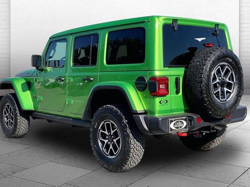 Used 2025 Jeep Wrangler Unlimited Rubicon w/ Convenience Group AWD/4WD image 6