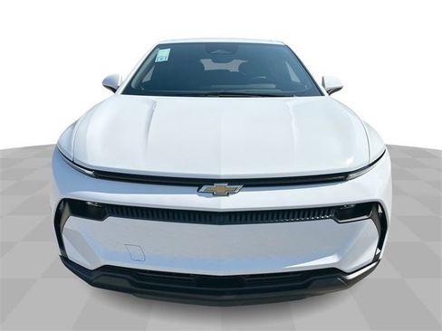 New 2025 Chevrolet Equinox EV LT image 3