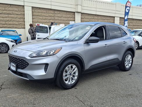 Certified 2022 Ford Escape SE AWD/4WD image 1