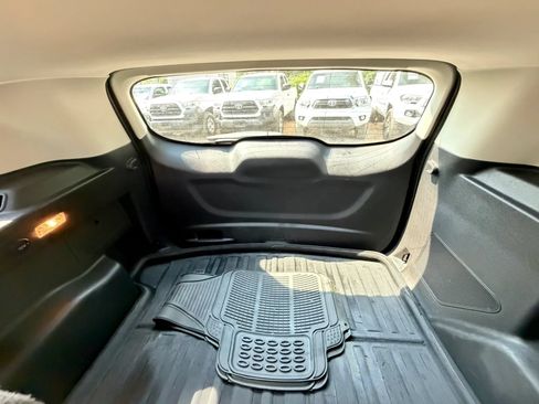 Used 2017 Ford Escape Titanium FWD image 18