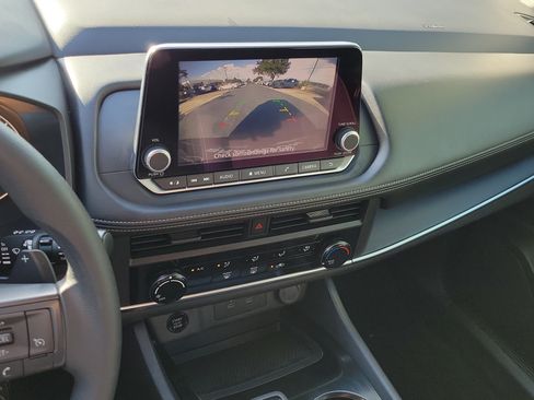 Certified 2025 Nissan Rogue S FWD image 24