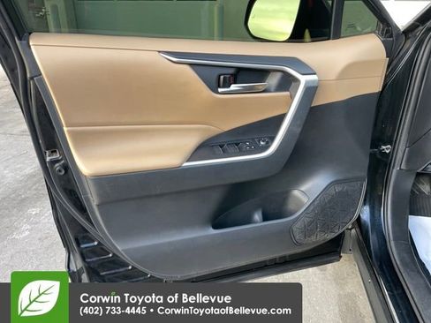 Used 2019 Toyota RAV4 XLE Premium image 10