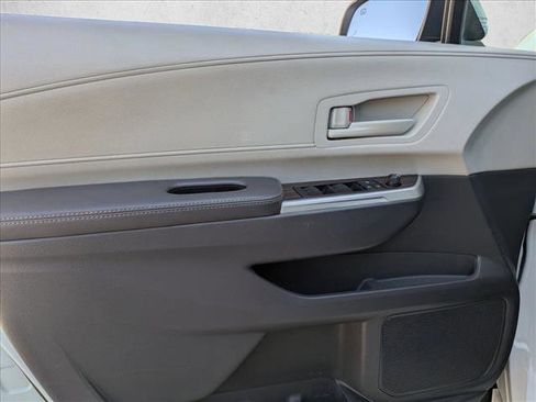 Certified 2022 Toyota Sienna LE image 11