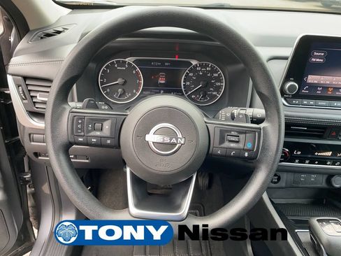 Used 2024 Nissan Rogue SV FWD image 14