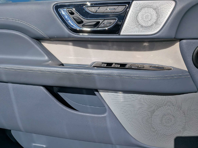 Used 2019 Lincoln Navigator Black Label AWD/4WD image 28