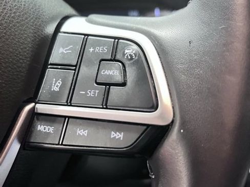 Used 2024 Toyota Highlander LE image 26