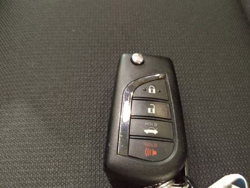 Used 2025 Toyota Corolla LE FWD image 32