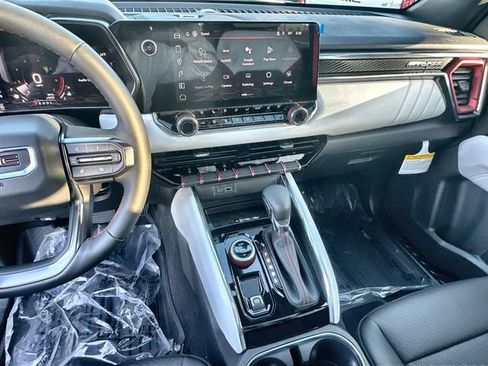 New 2026 GMC Canyon AT4X w/ AT4X AEV Edition AWD/4WD image 11