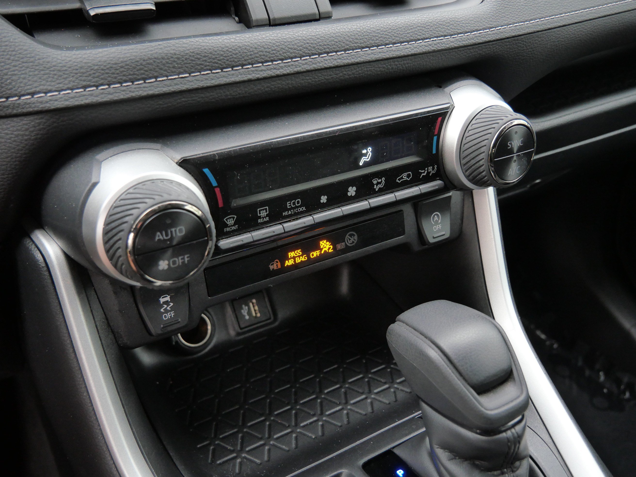 Certified 2025 Toyota RAV4 XLE AWD/4WD image 24
