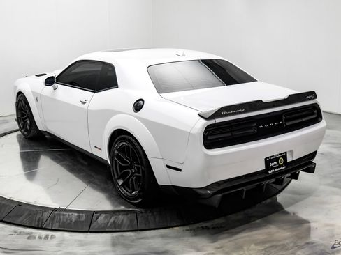 Used 2018 Dodge Challenger SRT Hellcat RWD image 13