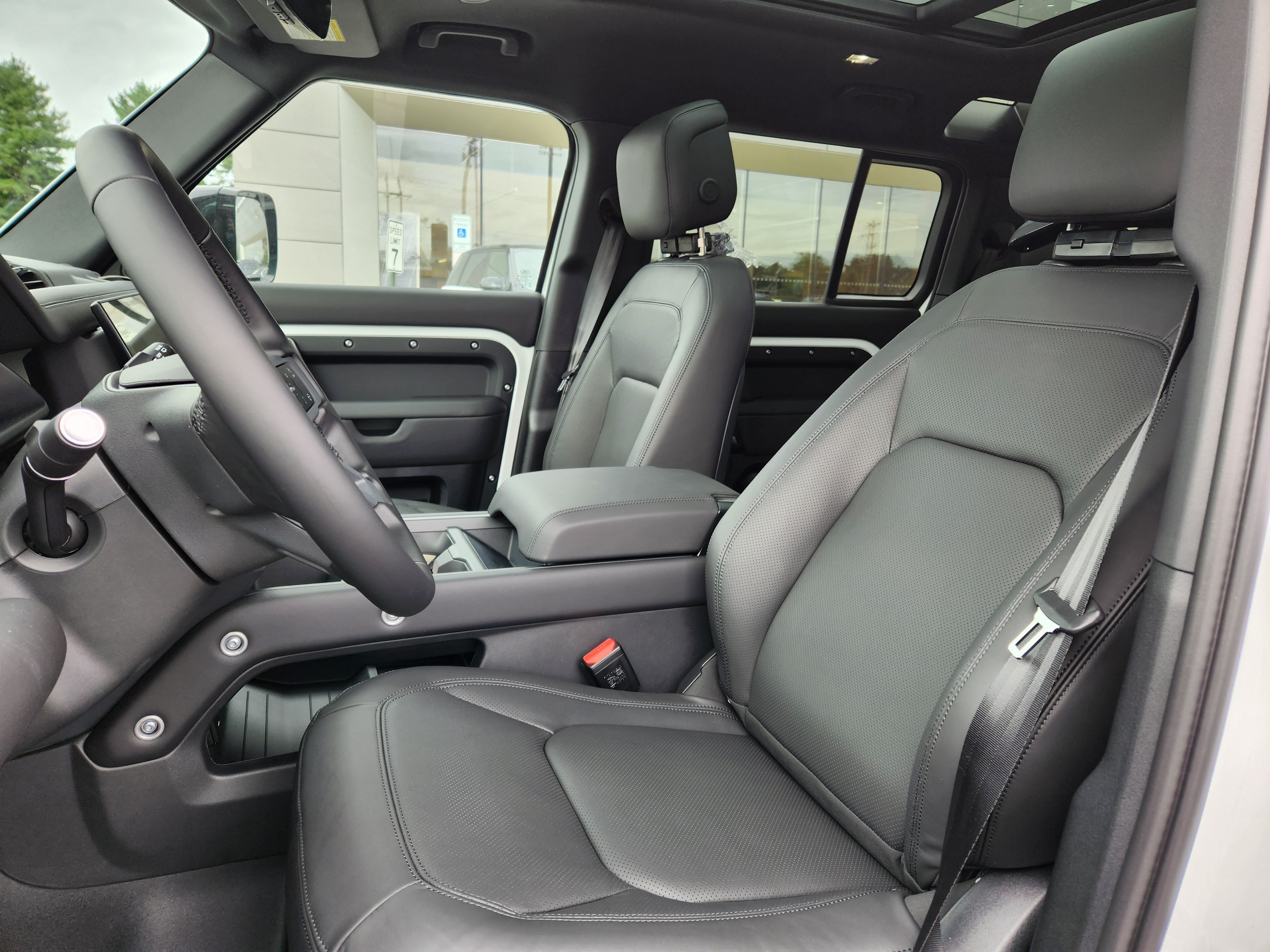 New 2026 Land Rover Defender 110 X-Dynamic SE AWD/4WD image 8