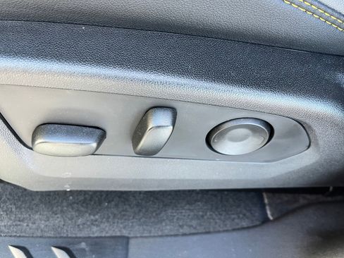 Used 2025 Chevrolet Colorado ZR2 w/ Midnight Edition image 19