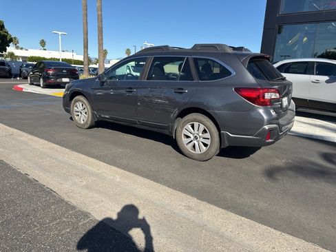 Used 2019 Subaru Outback 2.5i Premium image 13