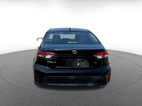 Used 2025 Toyota Corolla LE image 7
