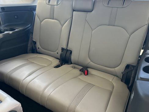Certified 2025 Honda Pilot Touring image 15
