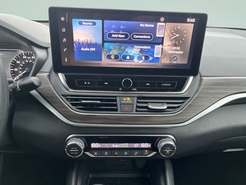 Used 2025 Nissan Altima 2.5 SV w/ SV Special Edition Package FWD image 26