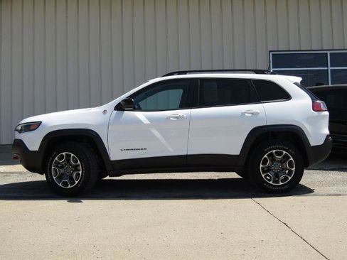 Used 2022 Jeep Cherokee Trailhawk w/ Premium Leather Package AWD/4WD image 11
